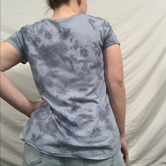 Blue tie dye t shirt with skull and roses by bongo - Picture 3 of 7